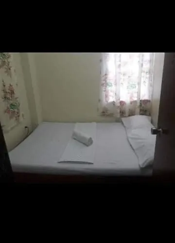 Hostal Travellers House *
