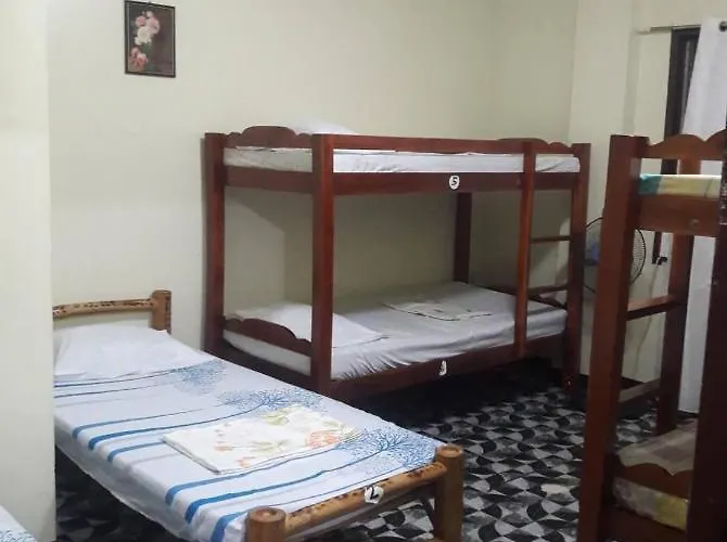 Travellers House Moalboal
